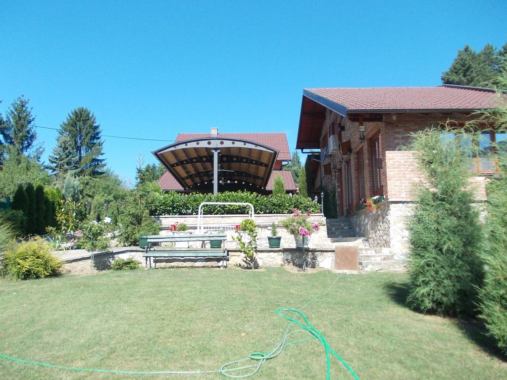 Bed and Breakfast Kuca Za Odmor "Karalic" Ležimir Exterior foto