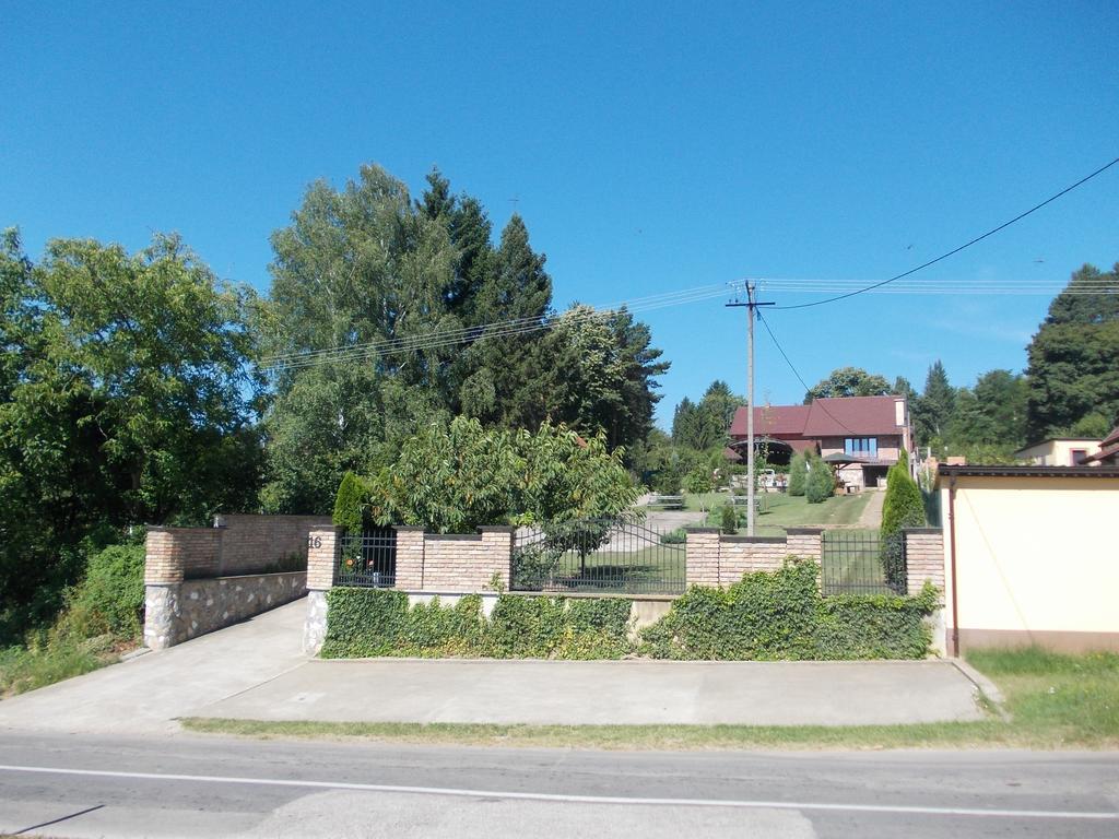 Bed and Breakfast Kuca Za Odmor "Karalic" Ležimir Exterior foto